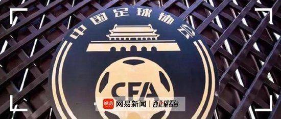 这样一个被动的女人所展现的是正常的女性特质(normalfemininity);而女人若非如此，则可能是阳刚情结(themasculinitycomplex)长期或暂时作祟所致(1974，Vo.22:112~135)以上的理论很可能是倒果为因的产物，但是，我们发现，它很能用来解释父权体系里的女人，譬如《牯岭街》里的女性角色这种适用性进一步揭示，弗氏理论和类如《牯岭街》的作品，显然都是父权体系的正宗产品，跟父权体系之间都有着互相佐证的妙用。